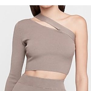 🆕 EXPRESS One-shoulder Cropped Ribbed Sweater‼️